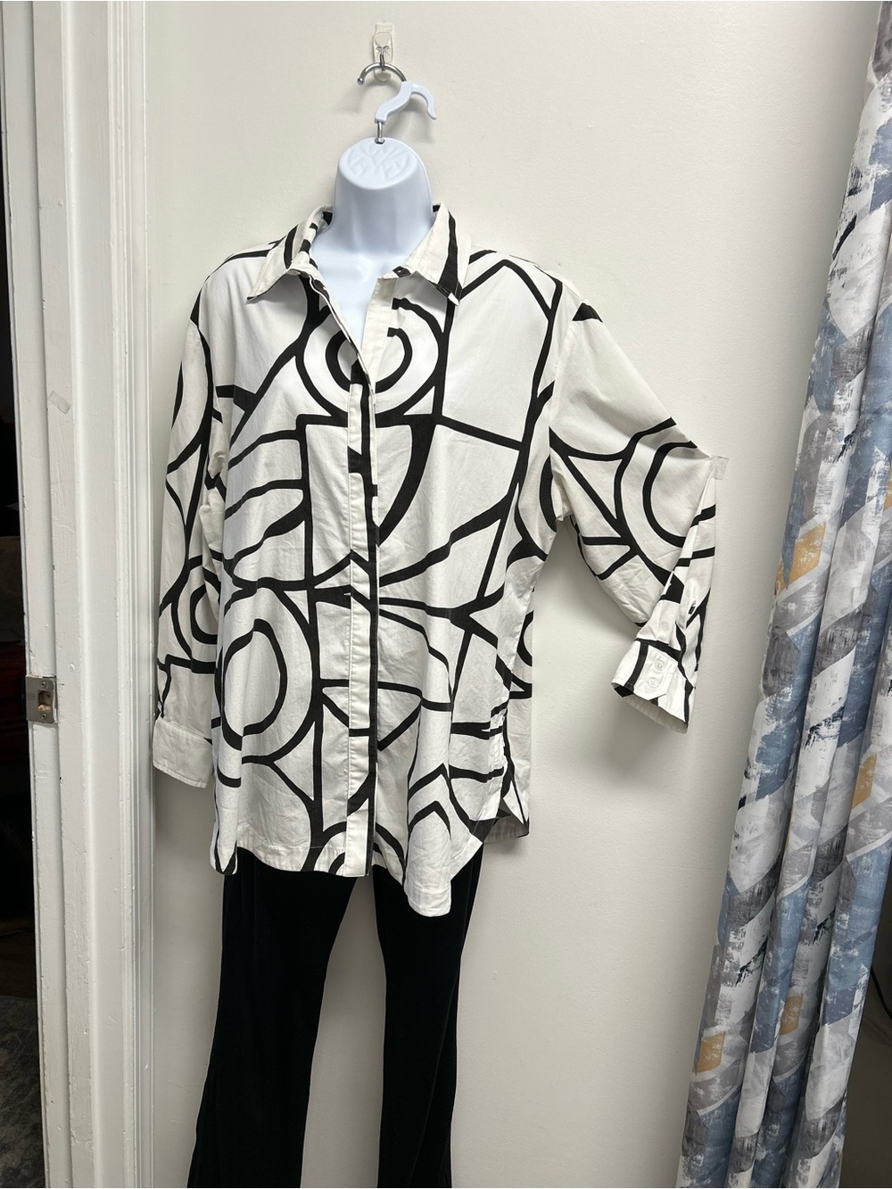 The Finley Women's Abstract Line Art Button Down Shirt